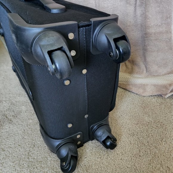 Black 4-Piece Heys Luggage - Used - Picture 11 of 12